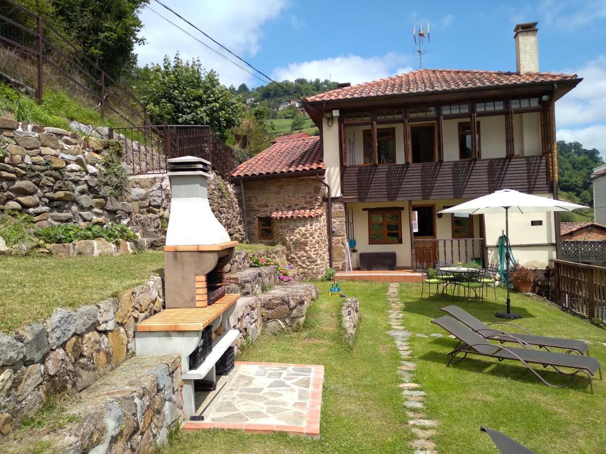 Casona Angliru Appartement Riosa Buitenkant foto