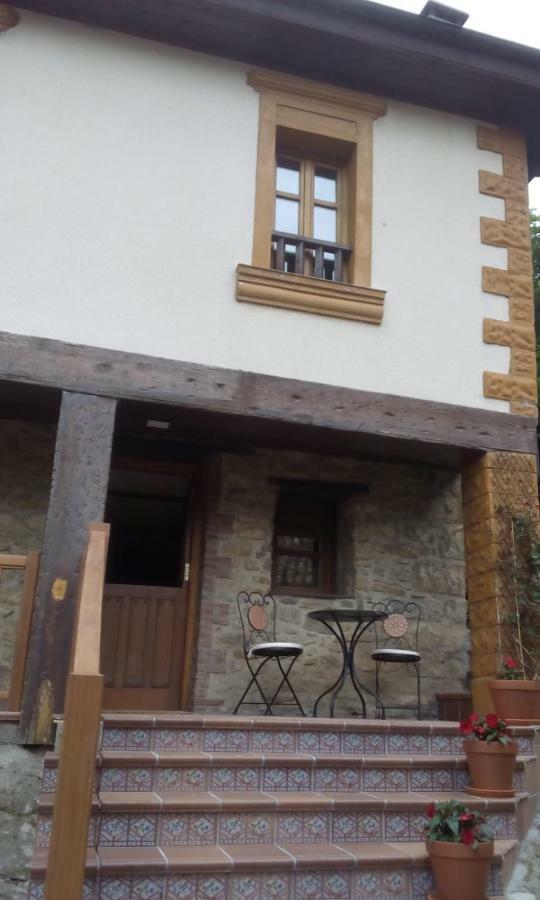 Casona Angliru Appartement Riosa Buitenkant foto